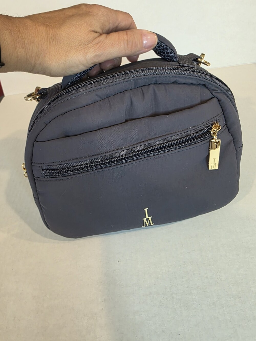 Isaac Mizrahi Black Nylon Crossbody Bag Top Handle Purse Gold Hardware. New - Picture 15 of 16